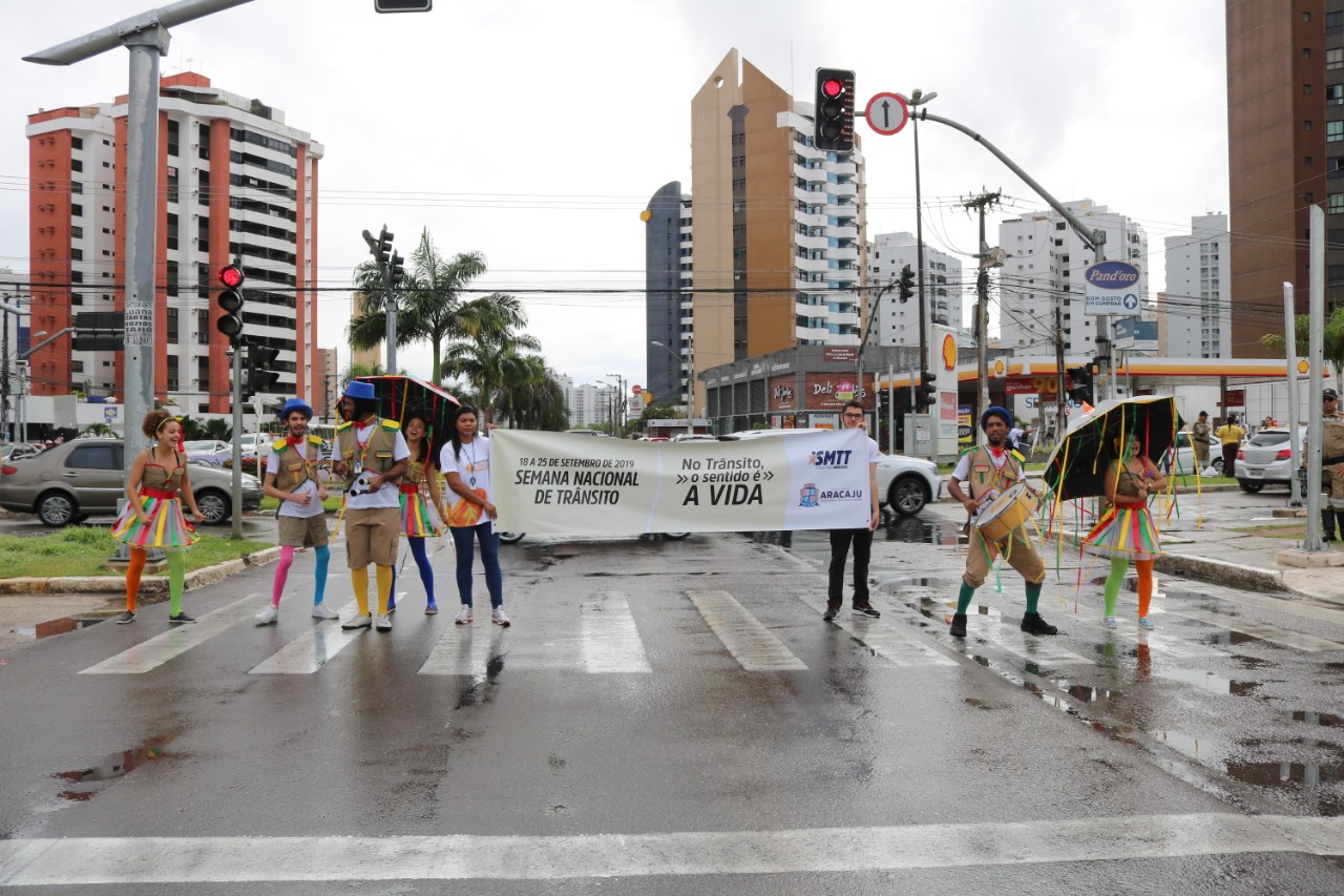 Prefeitura de Aracaju inicia Semana Nacional do Trânsito com blitz educativa - SMTT Aracaju