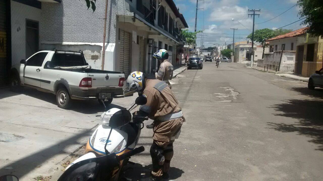 Mobilidade: SMTT fiscaliza estacionamentos em locais proibidos - SMTT Aracaju