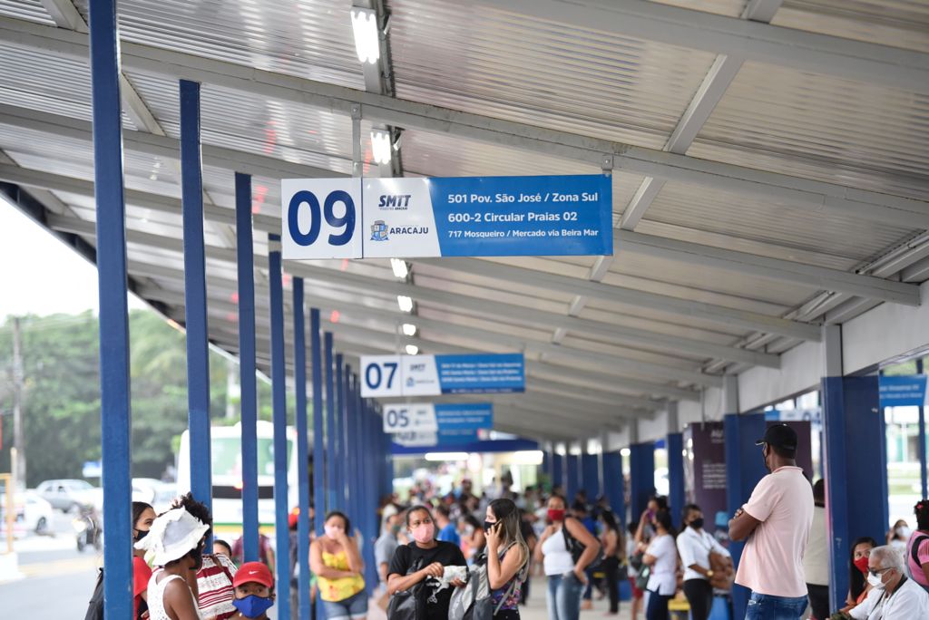 Prefeito Edvaldo entrega reestruturação do Terminal da Atalaia à população - SMTT Aracaju