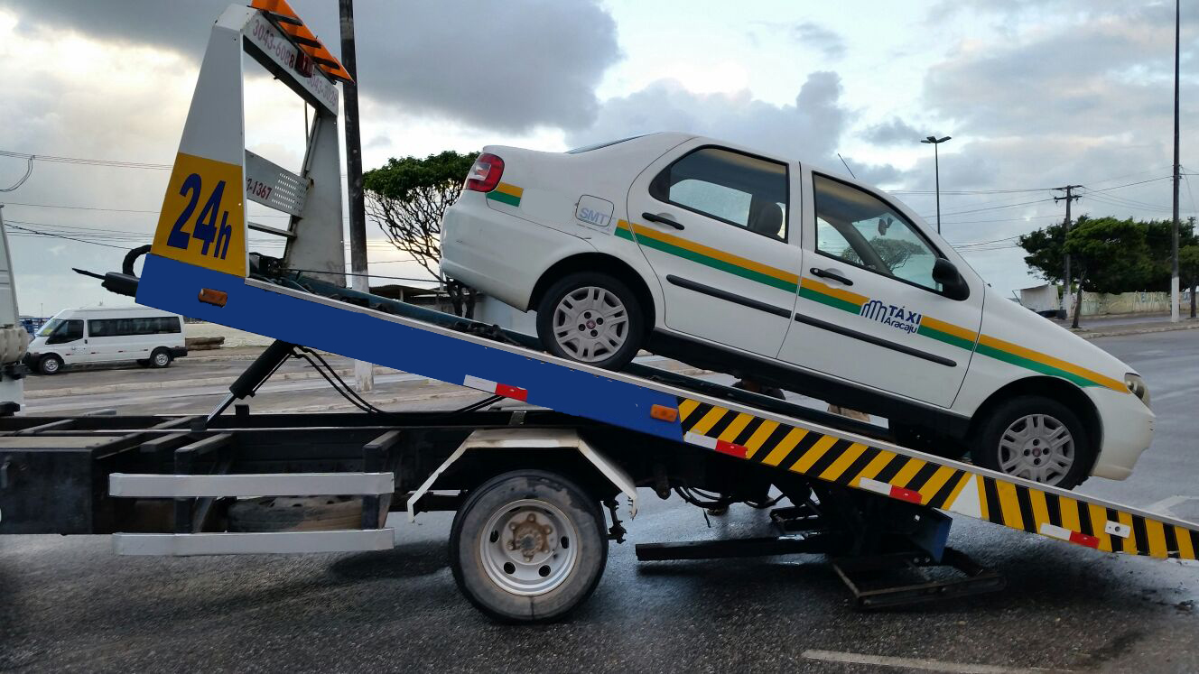 Desde o início do ano mais de 400 veículos que realizavam transporte irregular de passageiros foram removidos ao pátio da SMTT - SMTT Aracaju