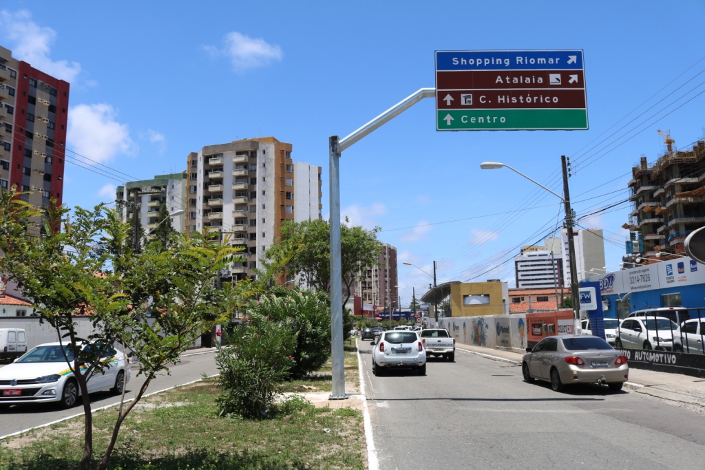 SMTT finaliza neste mês instalação de novas placas de sinalização turística - SMTT Aracaju