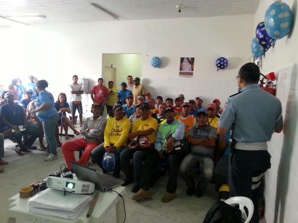 Coordenador de trânsito da SMTT ministra palestra para motociclistas em Capela - SMTT Aracaju