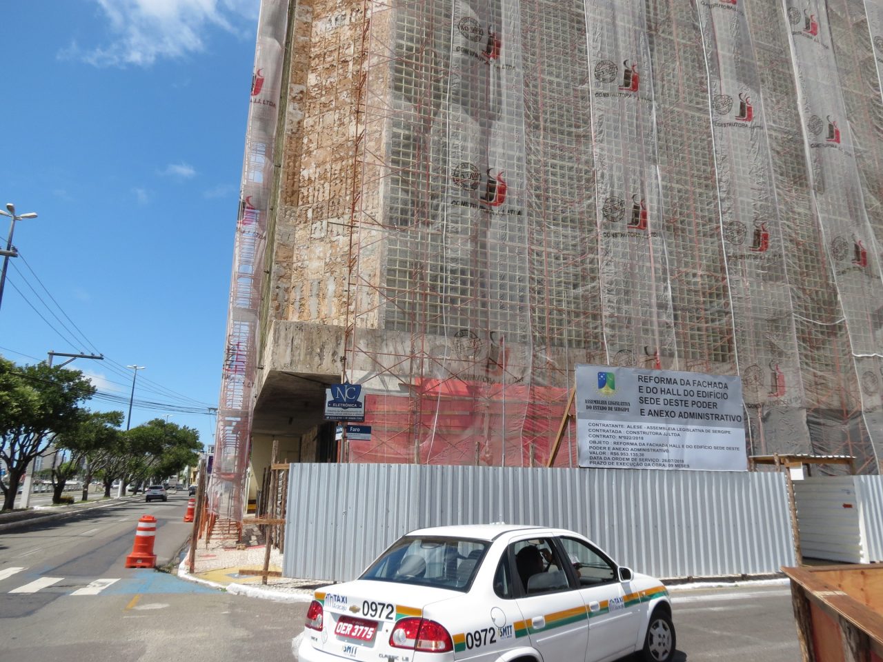 Obra da Alese ocupa trecho da avenida Ivo do Prado, mas não altera trânsito - SMTT Aracaju