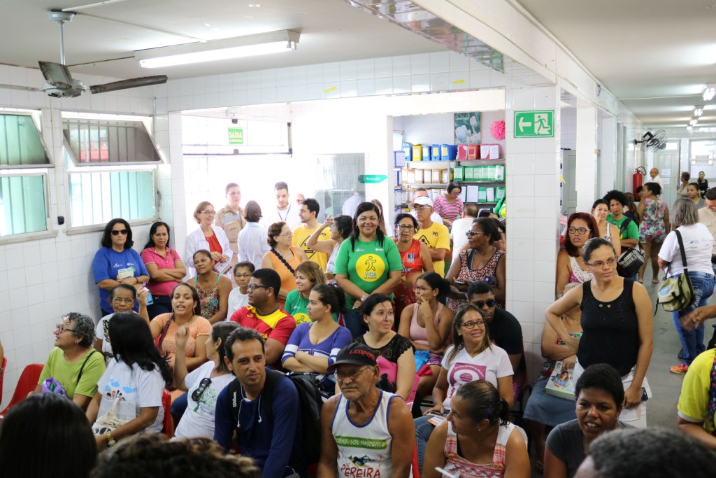 SMTT promove ação do Maio Amarelo em unidade de saúde - SMTT Aracaju