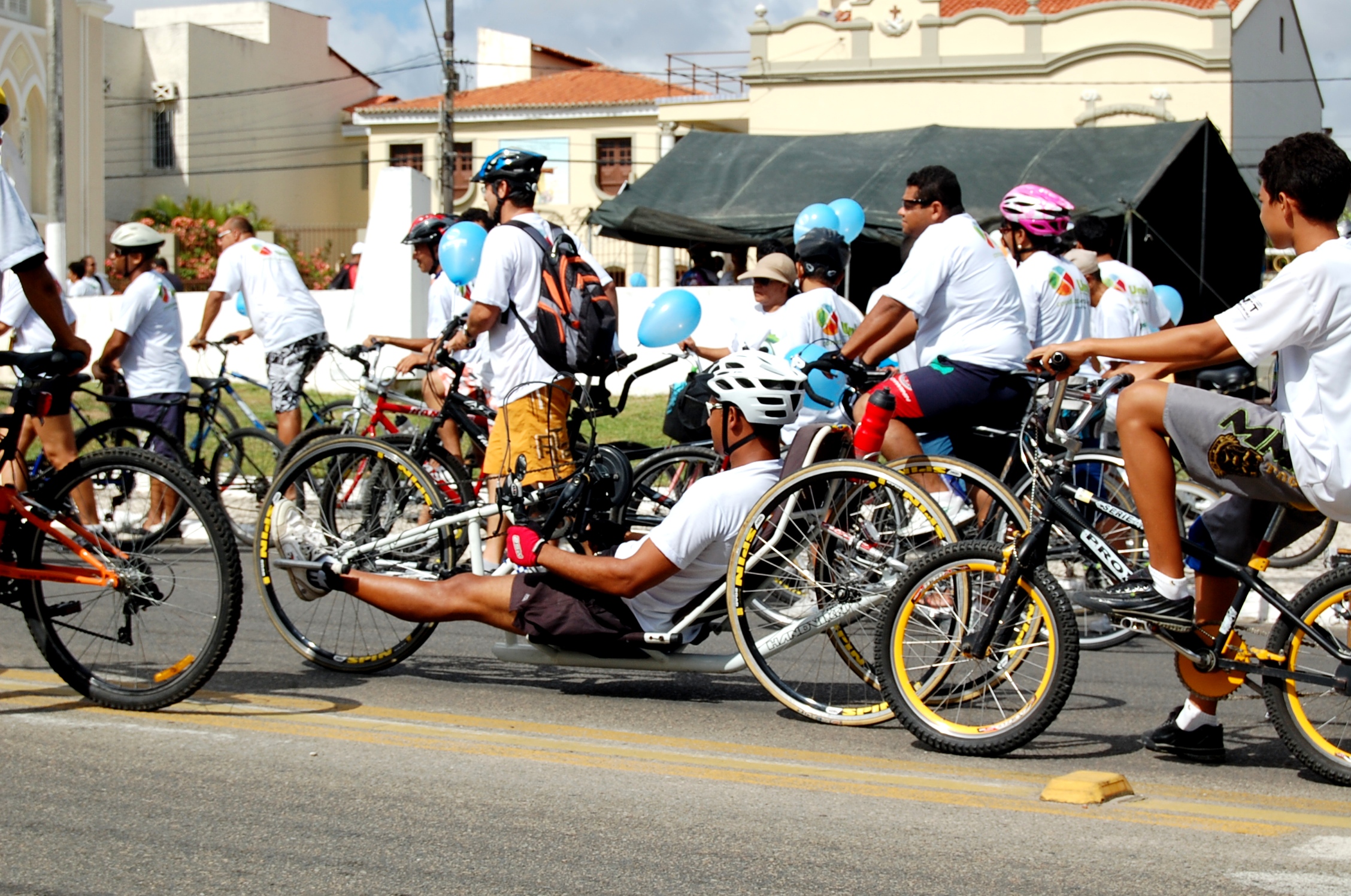 Cerca de mil pessoas participaram do passeio ciclístico - SMTT Aracaju