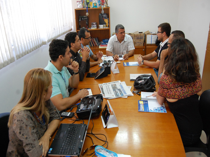 Estudo desenvolvido por ONG sobre infraestrutura cicloviária é apresentado à SMTT - SMTT Aracaju