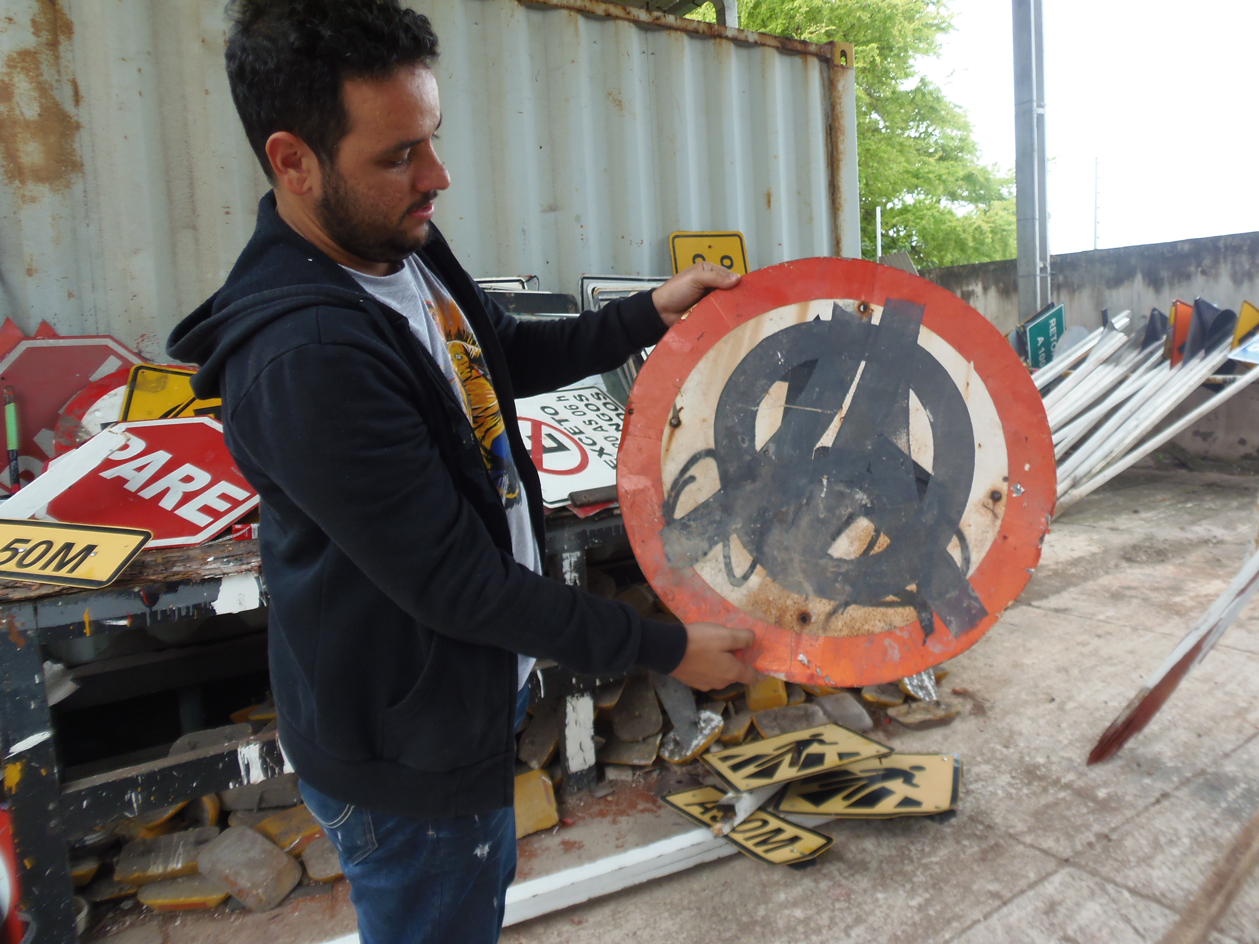 Só este ano, mais de 25% das placas de sinalização sofreram atos de vandalismo - SMTT Aracaju