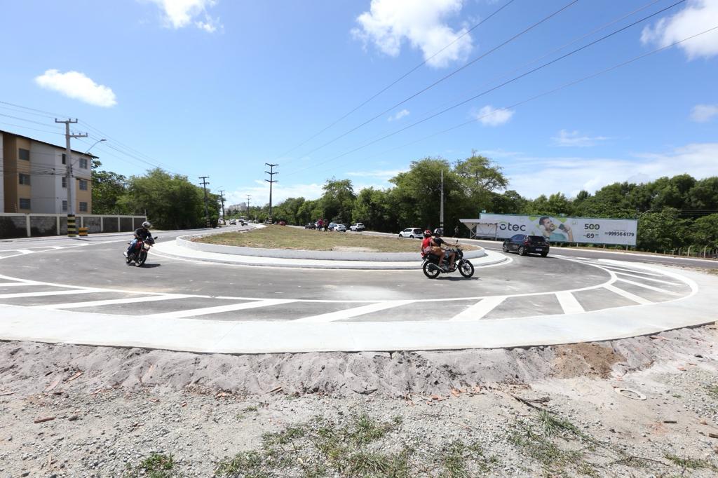Novo retorno implantado na avenida José Carlos Silva já está em pleno funcionamento - SMTT Aracaju