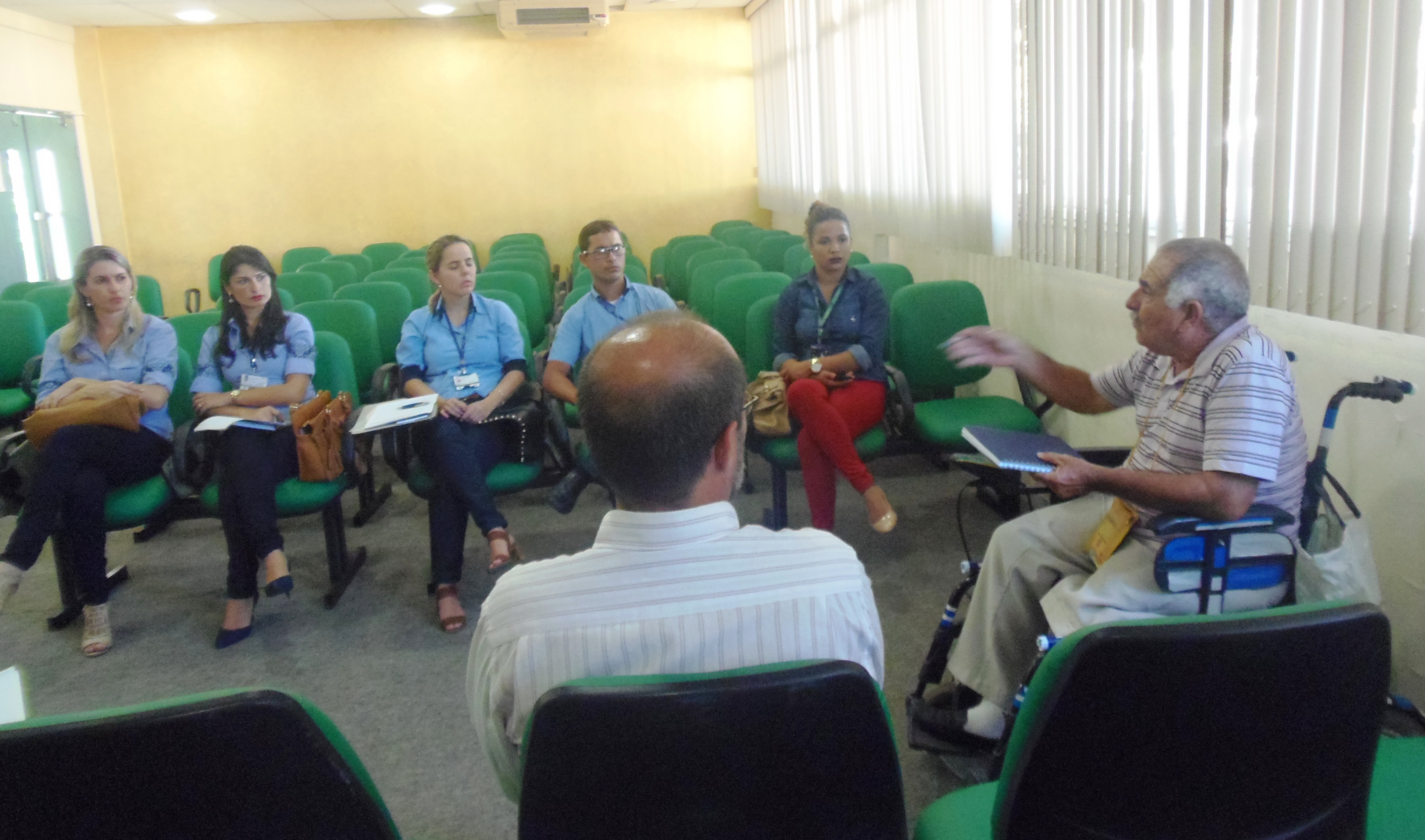 SMTT e empresas de ônibus discutem aplicação da Lei de inclusão da pessoa com deficiência - SMTT Aracaju