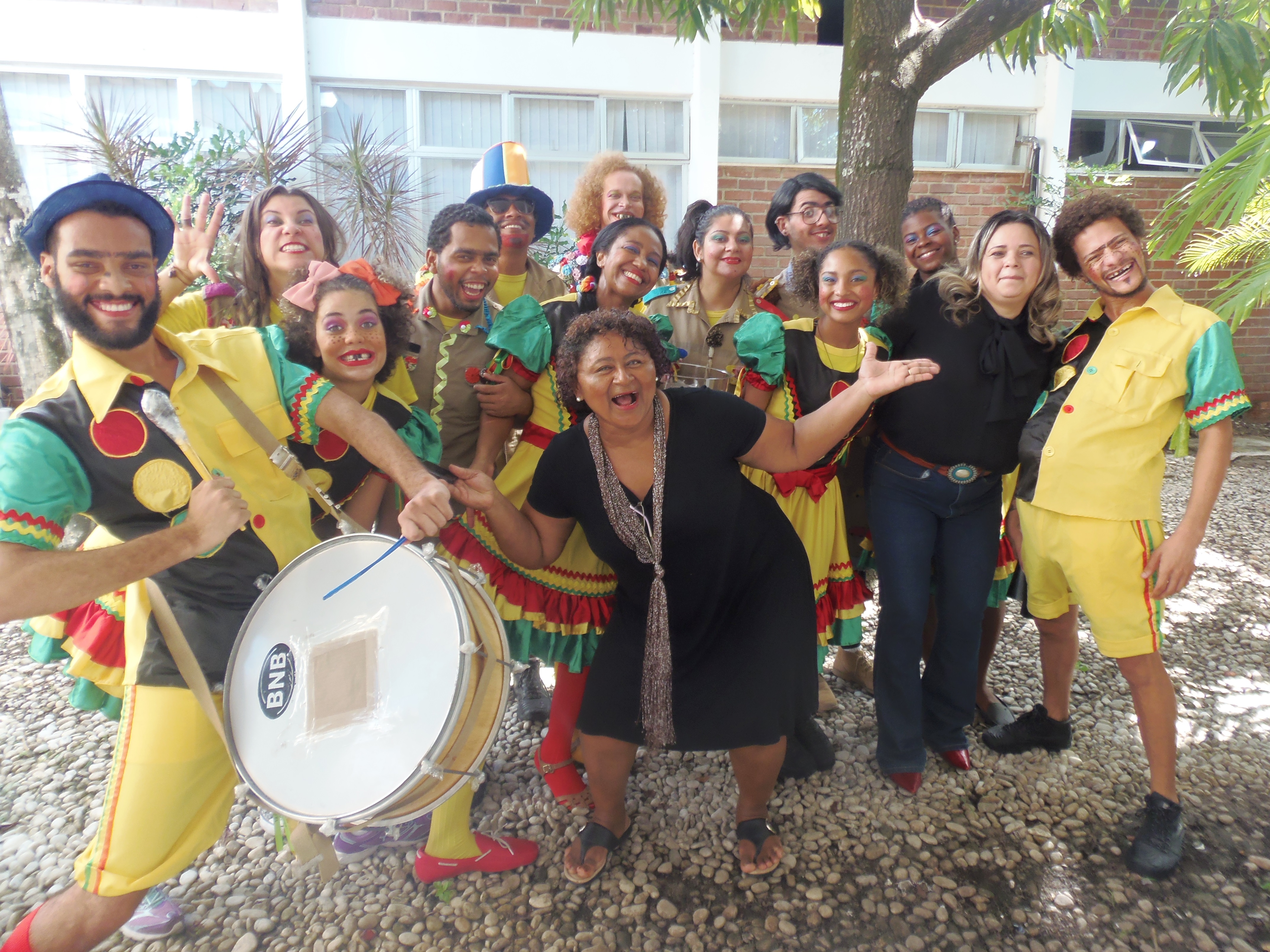 Grupo Cones de Teatro leva clima de Forró Caju para a SMTT - SMTT Aracaju