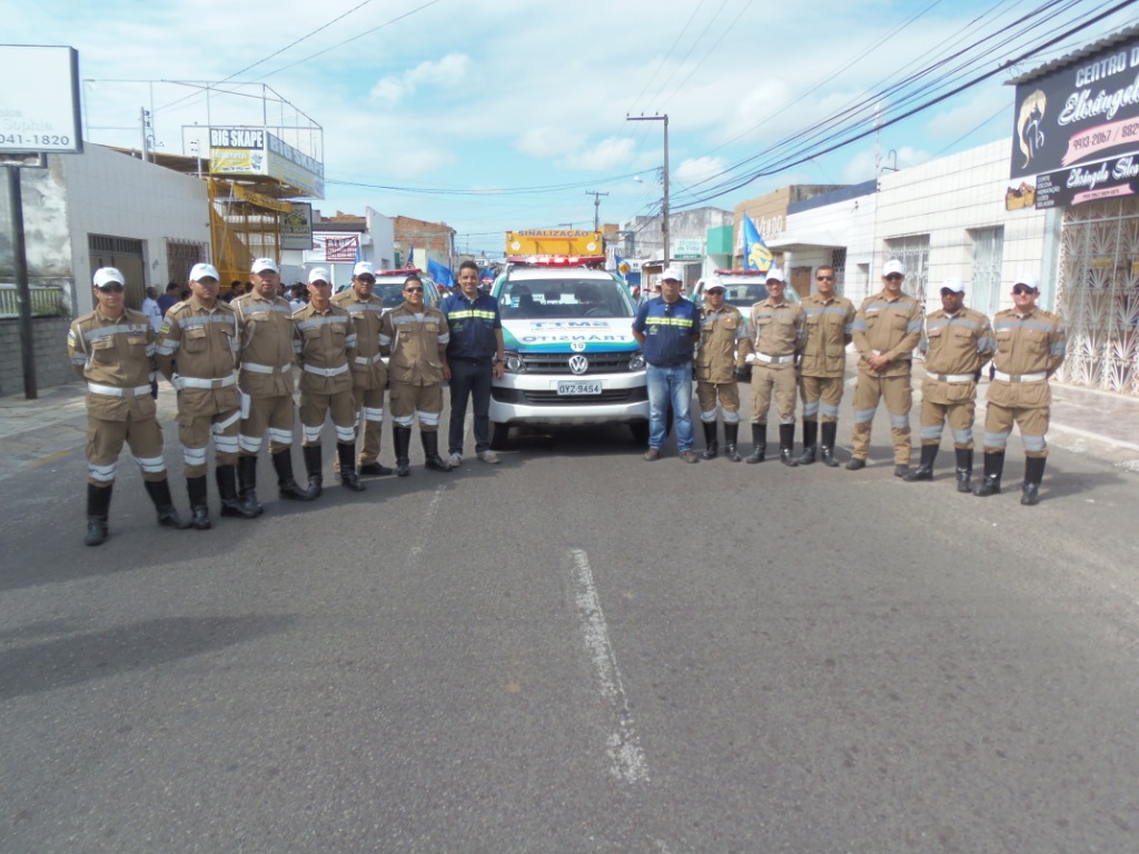 SMTT organiza trânsito e participa do Desfile Cívico Municipal - SMTT Aracaju
