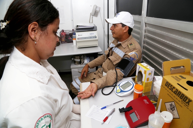 Agentes da SMTT celebram Dia do Agente de Trânsito com doação de sangue - SMTT Aracaju