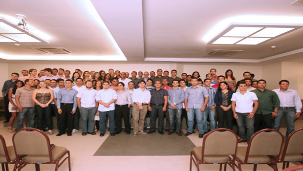 Edvaldo empossa novos agentes e analistas de trânsito - SMTT Aracaju