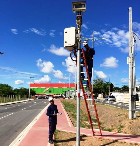 Radares da avenida Etelvino Alves de Lima começam a operar no dia 11 de março - SMTT Aracaju