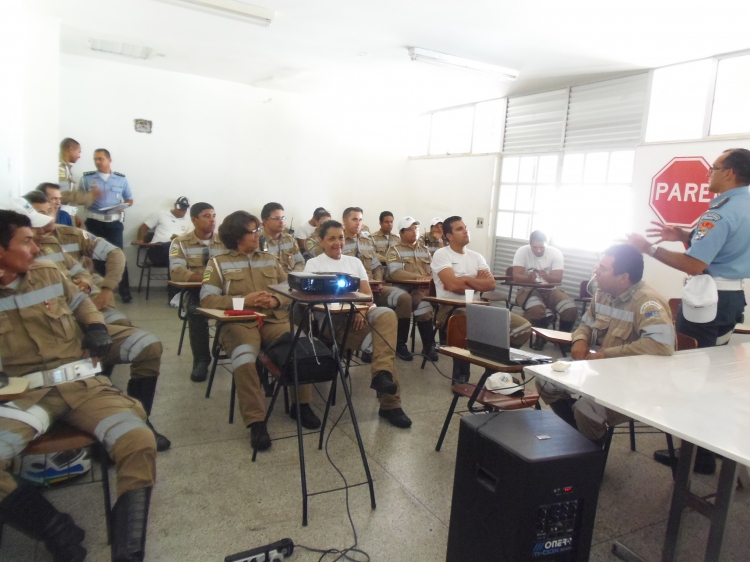 SMTT inicia primeiro curso de atualização para agentes de trânsito - SMTT Aracaju