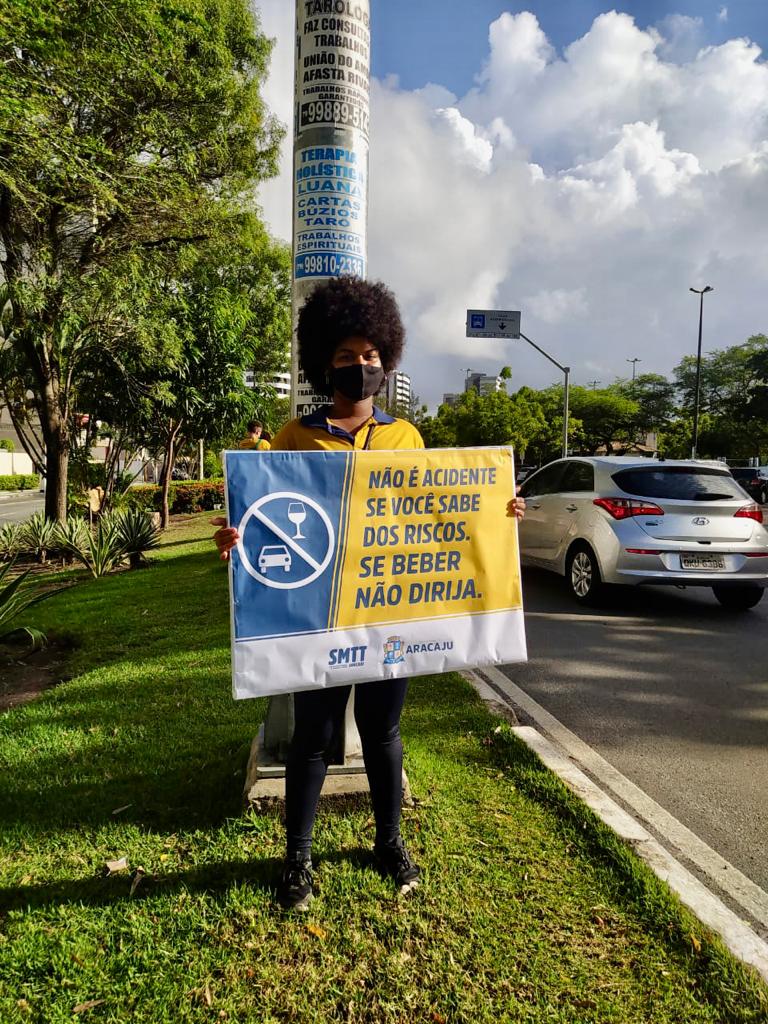 Trânsito seguro: SMTT realiza ações educativas para conscientizar a população - SMTT Aracaju