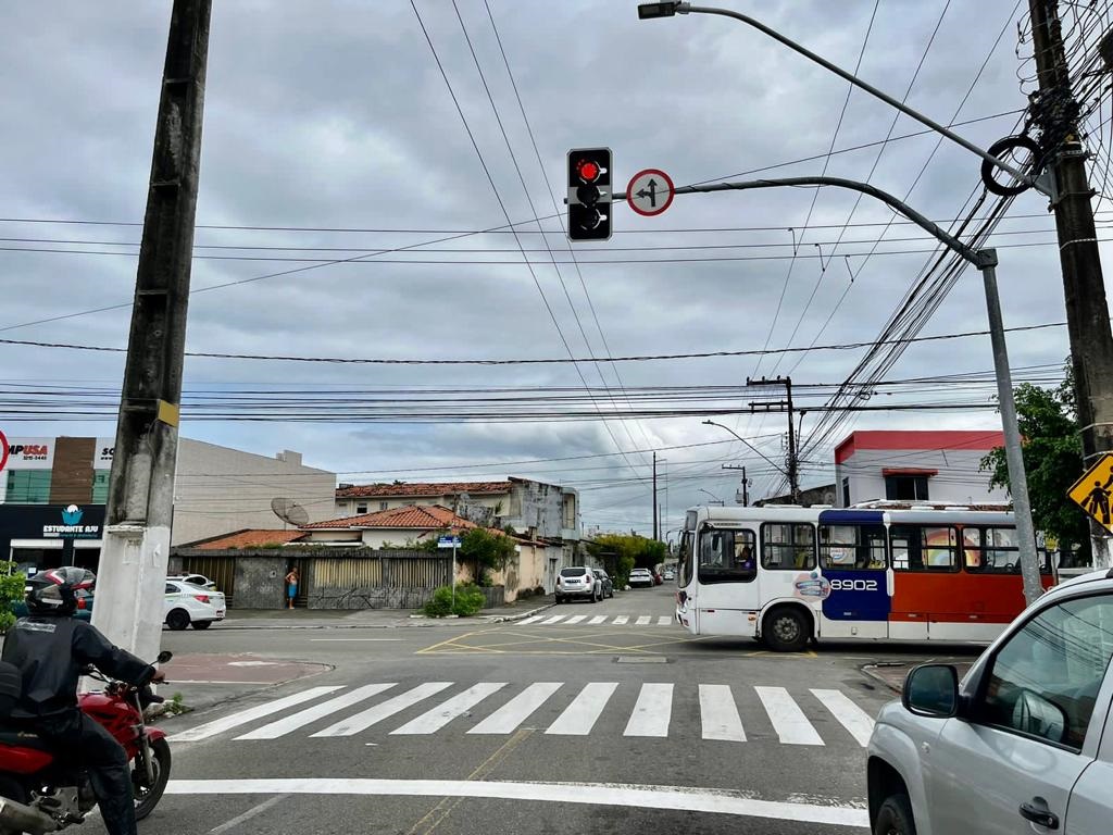 Novo cruzamento semafórico implantado na rua Belém começa a funcionar - SMTT Aracaju