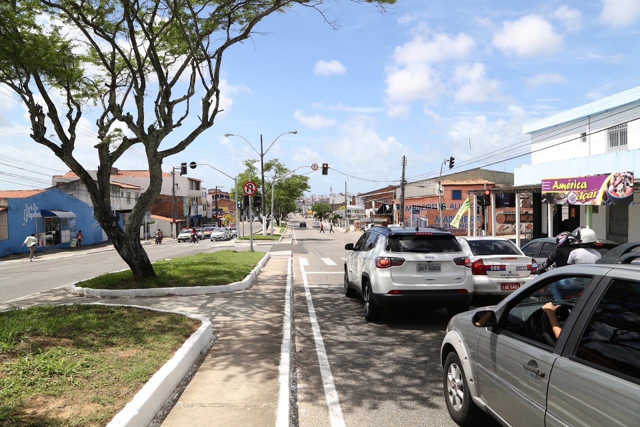 Com redução do tráfego de veículos, SMTT alerta sobre perigo de avançar sinal vermelho - SMTT Aracaju
