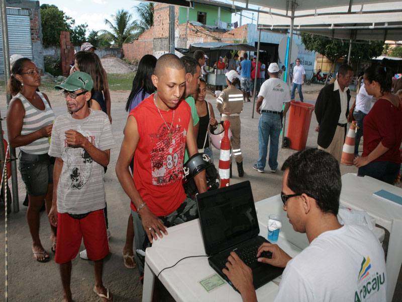 Principais serviços da SMTT são levados aos moradores do Lamarão - SMTT Aracaju