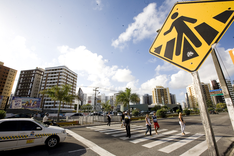 Ação visa conscientizar população para o respeito à faixa (Fotos: Alejandro Zambrana)