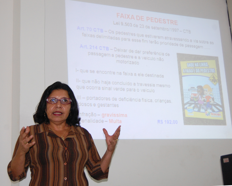 A Instrutora de Trânsito Selma da Mata (Foto Cleverton Ribeiro)