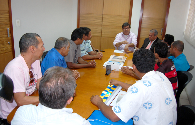 Taxistas e vereadores são recebidos por Samarone na sede da SMTT (Fotos: Cleverton Ribeiro)