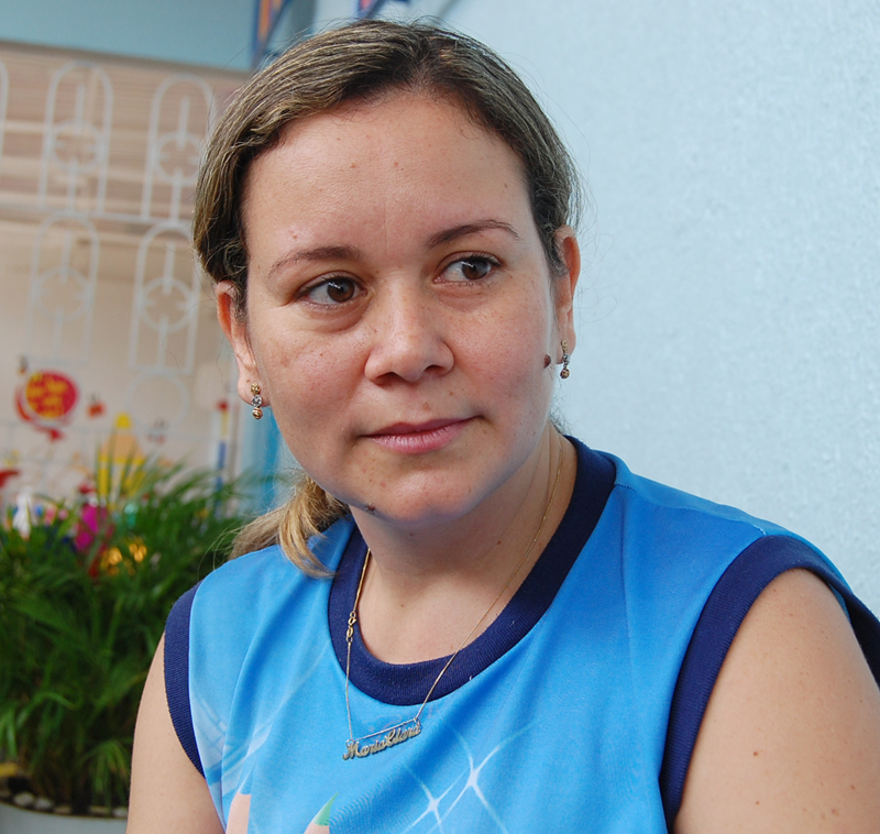 A coordenadora da escola, Marta Guedes, parabeniza SMTT por projeto