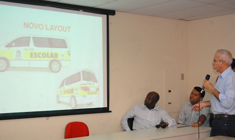 A partir de agora os taxistas não têm mais a obrigatoriedade de comprar carros brancos. Eles poderão ser envelopados.