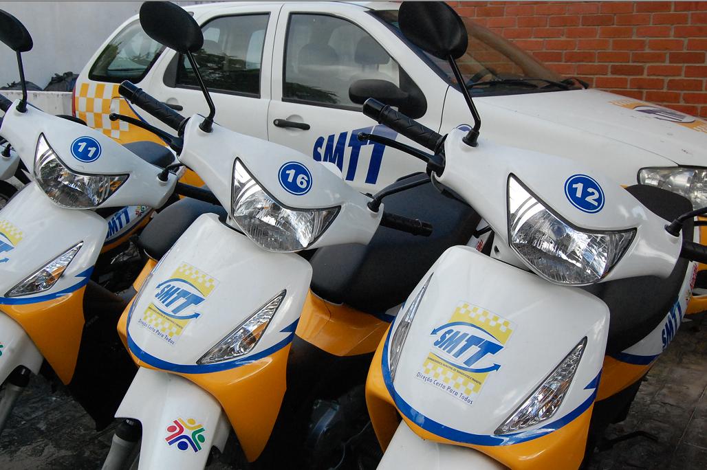 Motocicletas_e_viatura