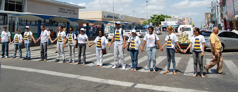 Educadores do trânsito realizam ação para conscientizar condutores - SMTT Aracaju