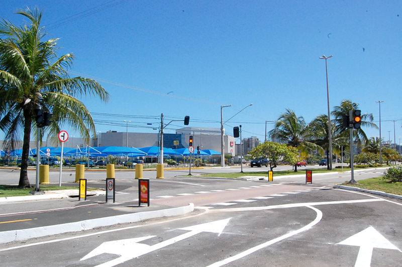 Nova sinalização da região do Shopping Riomar já está funcionando (Fotos: Richerlan Figueiredo)