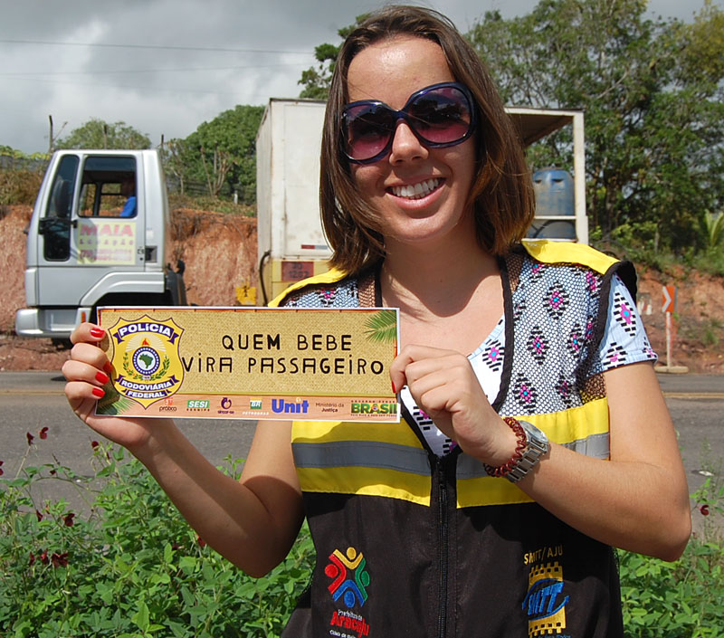 Tema da campanha é 'Quem bebe vira passageiro'