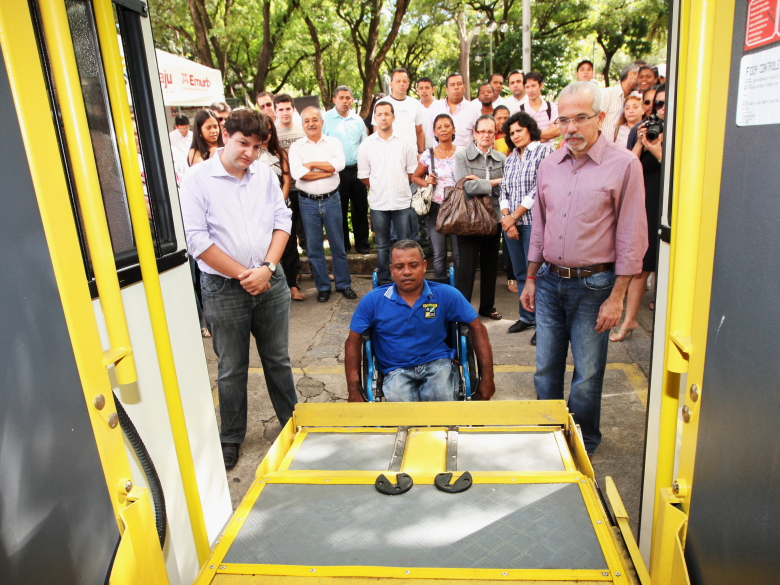 entrega_de_26_de_onibus_12