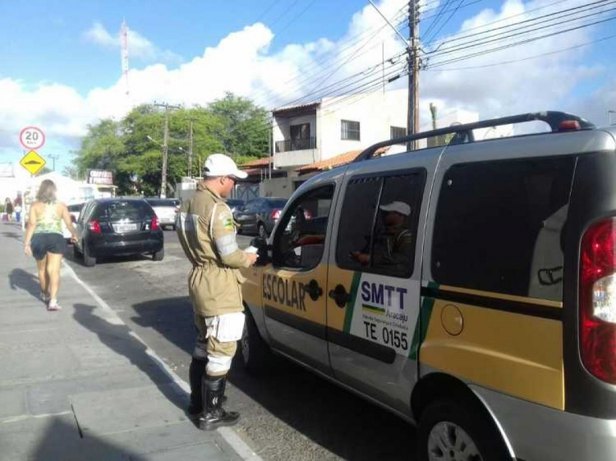 SMTT inicia campanha de fiscalização do transporte escolar no dia 21 - SMTT Aracaju