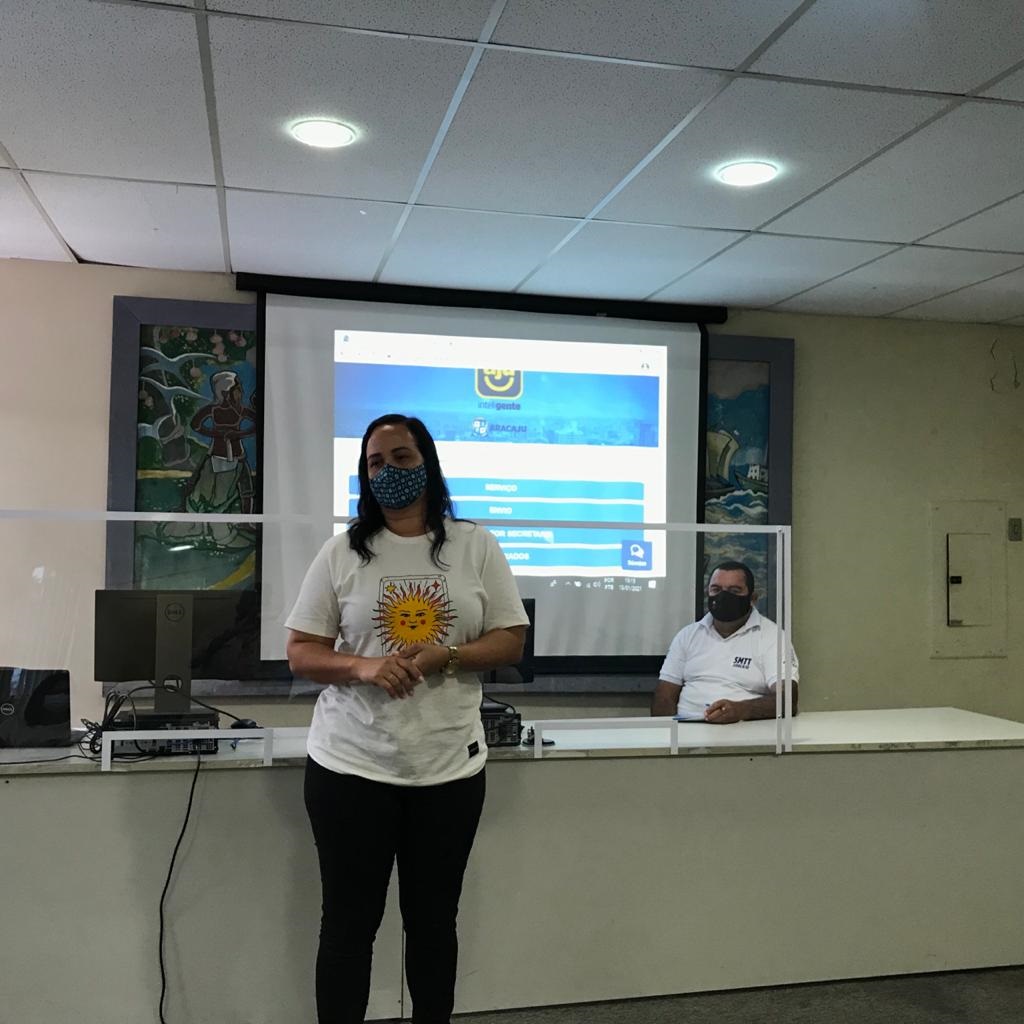 Prefeitura disponibiliza serviços para taxistas e transportadores escolares no AjuInteligente - SMTT Aracaju