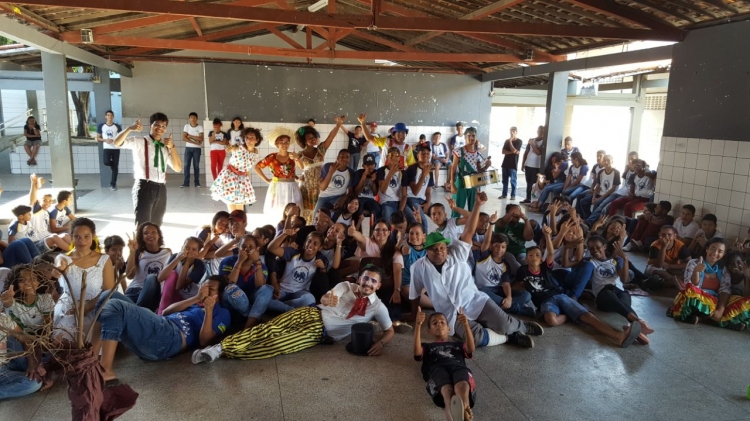 Educação para o trânsito: escolas recebem peça ‘A última folha da vila – Um conto de Natal’ - SMTT Aracaju