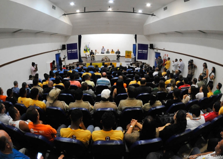 Edvaldo realiza abertura da 5ª Semana Municipal de Trânsito - SMTT Aracaju